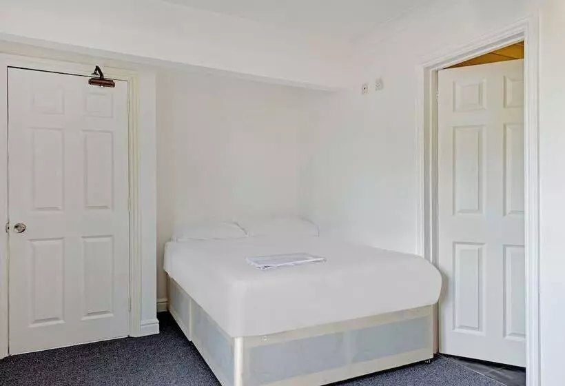 ホテル Oyo Lodge  Birmingham Airport & Nec