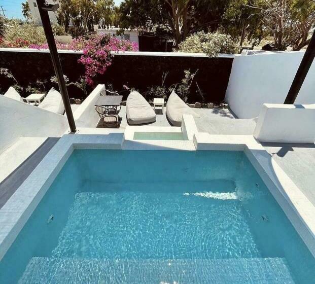 Отель Santa Irina Luxury Sunny Lofts