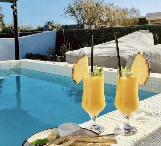 Отель Santa Irina Luxury Sunny Lofts