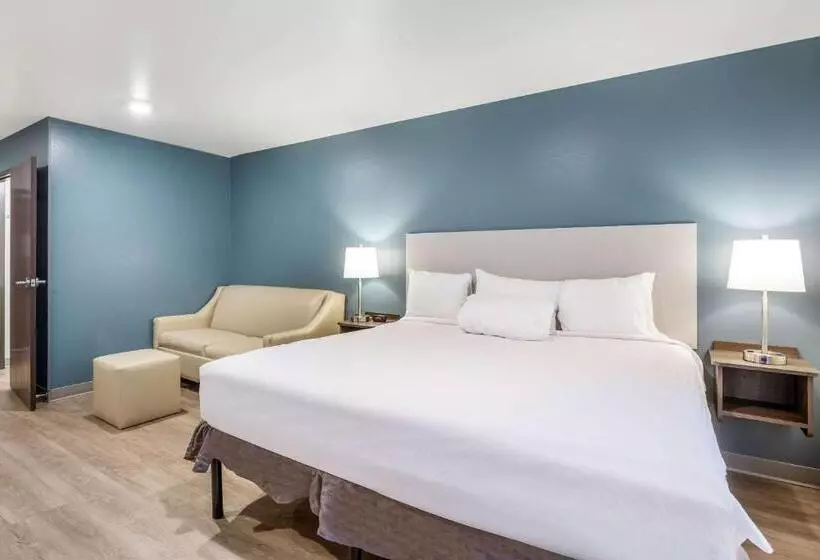 Hotelli Woodspring Suites Gurnee  Chicago