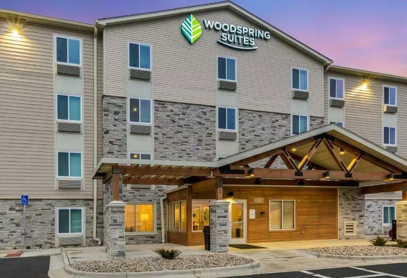 Hotelli Woodspring Suites Gurnee  Chicago