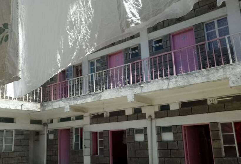 پانسیون Othaya Annex Lodge