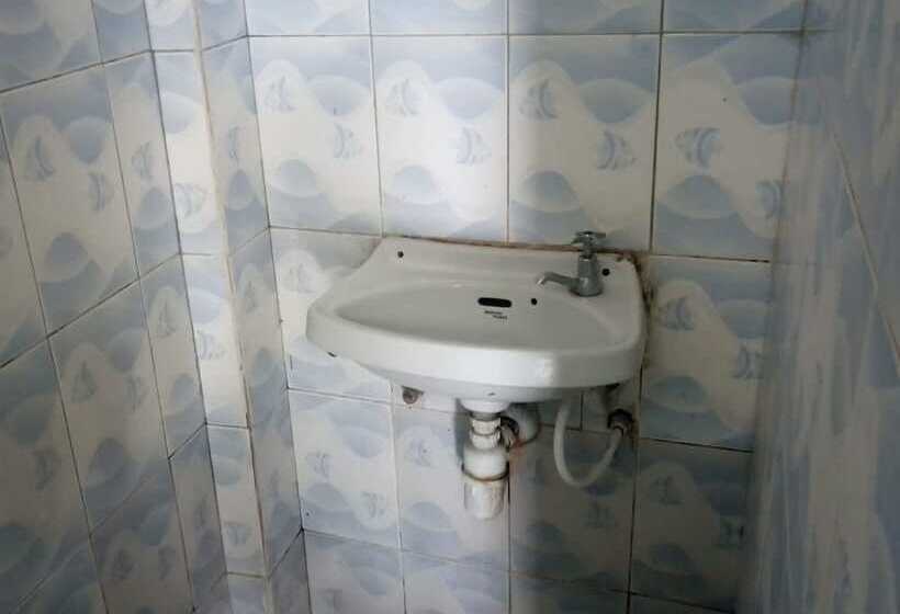 پانسیون Othaya Annex Lodge