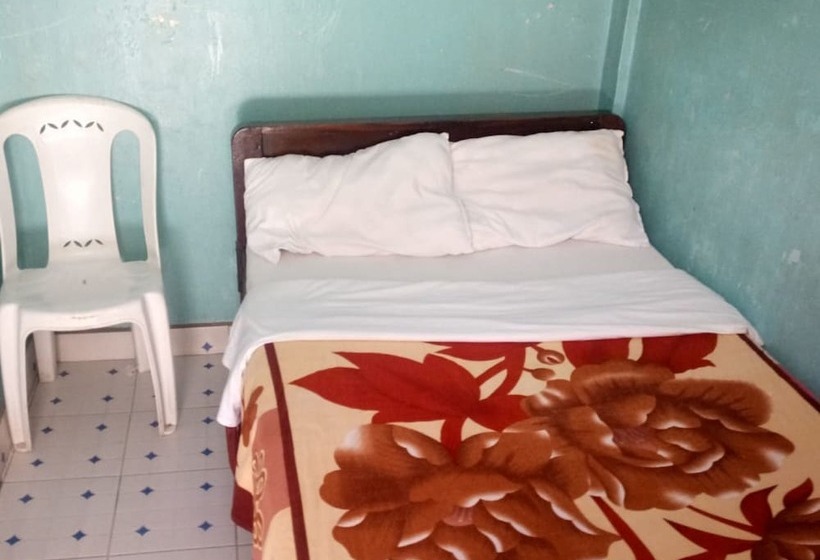 پانسیون Othaya Annex Lodge