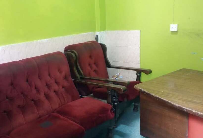 پانسیون Othaya Annex Lodge