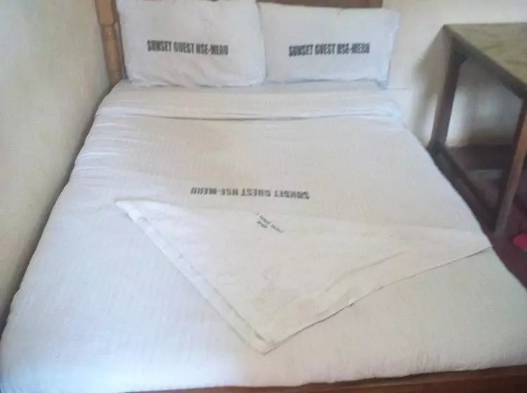 پانسیون Sunset Guest House