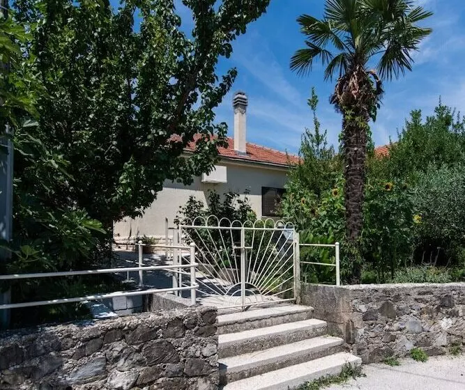 Residenssi Sunflower House With A Pool And Large Garden