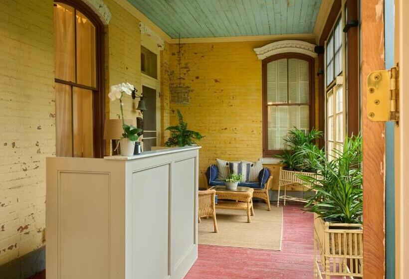 Курорт Hutton Brickyards Riverfront Hotel & Venue