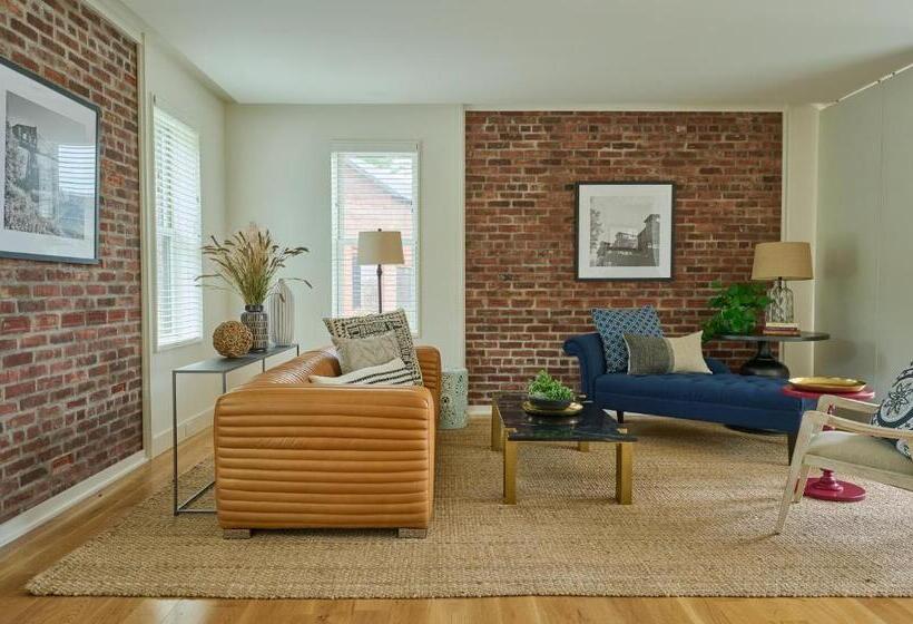 Курорт Hutton Brickyards Riverfront Hotel & Venue