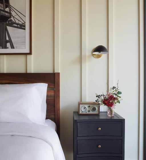 Курорт Hutton Brickyards Riverfront Hotel & Venue