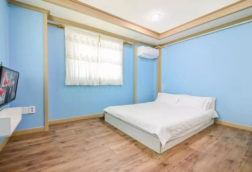 Sokcho Dderak Pension
