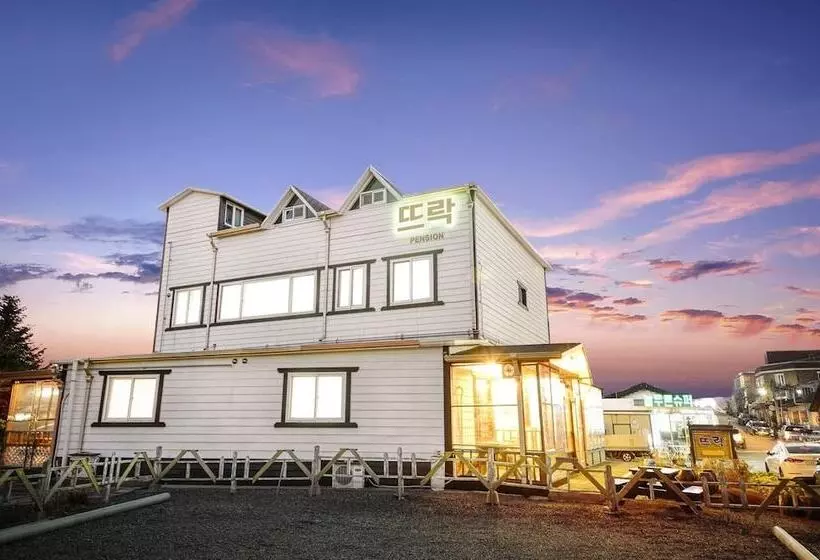 Sokcho Dderak Pension