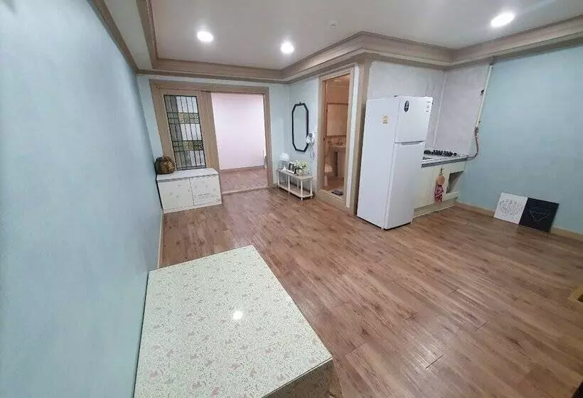Sokcho Dderak Pension
