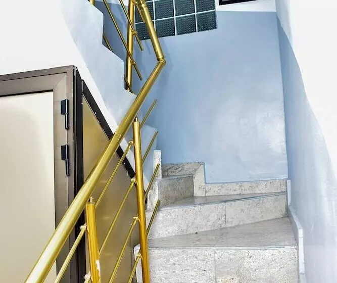 Thrivemax Hotel And Suites