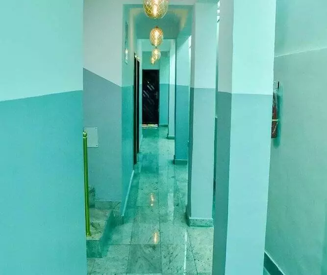 Thrivemax Hotel And Suites