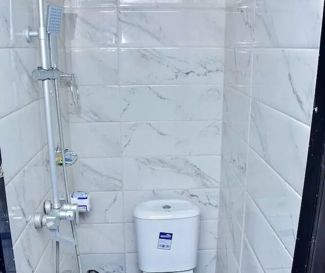 Thrivemax Hotel And Suites
