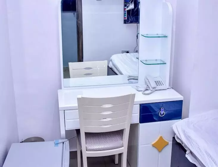 Thrivemax Hotel And Suites