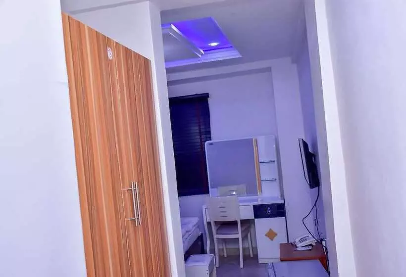 Thrivemax Hotel And Suites