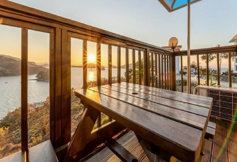 Yeosu Greenhouse Pension