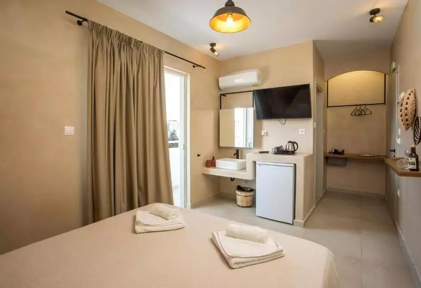 Atma Beach Rooms & Suites