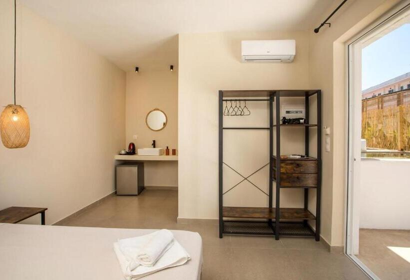 Atma Beach Rooms & Suites