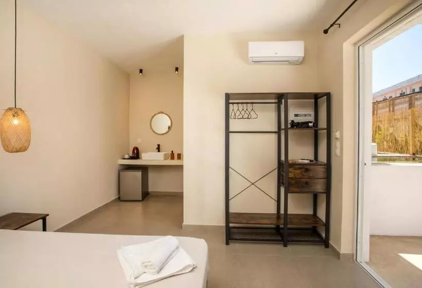 Atma Beach Rooms & Suites