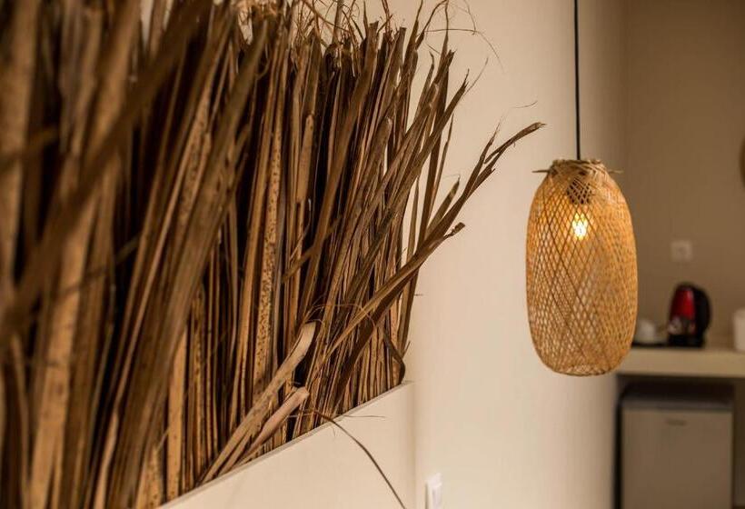 Atma Beach Rooms & Suites