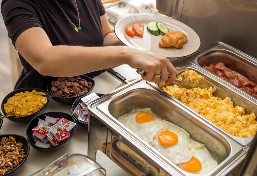 Atma Beach Rooms & Suites