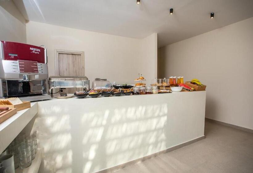 Atma Beach Rooms & Suites