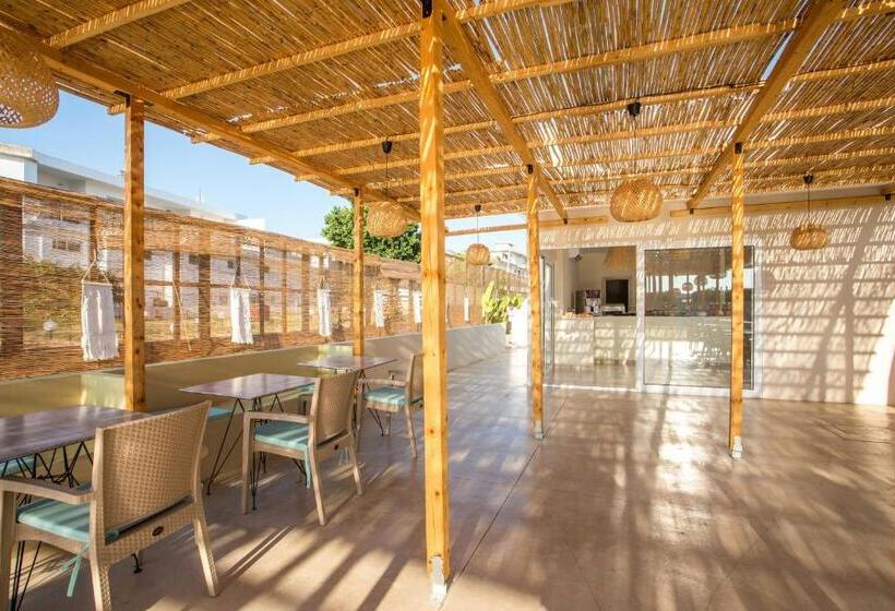 Atma Beach Rooms & Suites