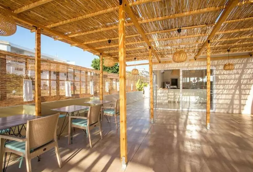 Atma Beach Rooms & Suites