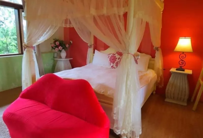 Deerstar Homestay B&b