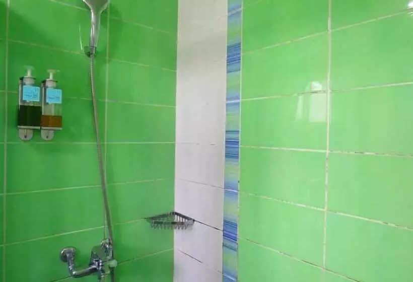 Deerstar Homestay B&b