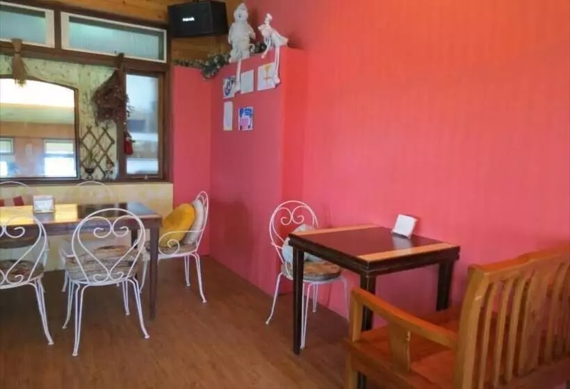Deerstar Homestay B&b