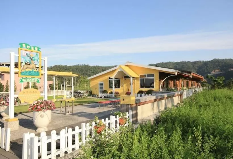 Deerstar Homestay B&b