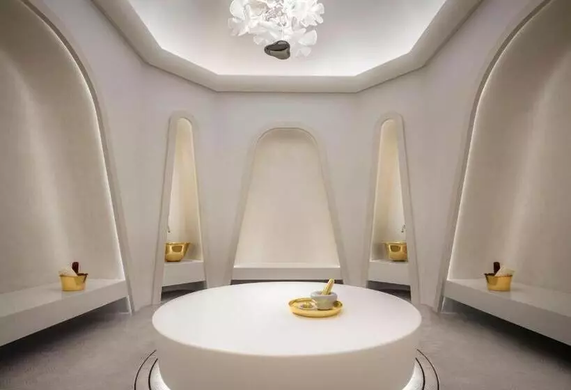 هتل Atlantis The Royal
