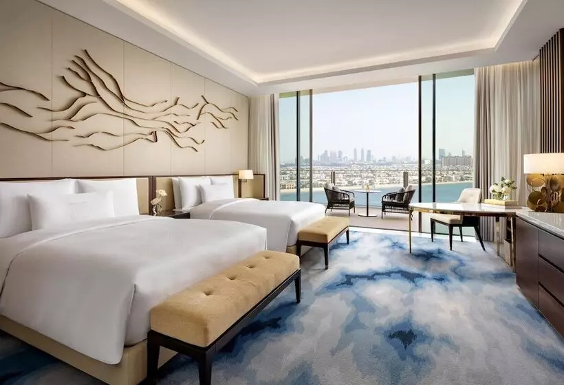 هتل Atlantis The Royal