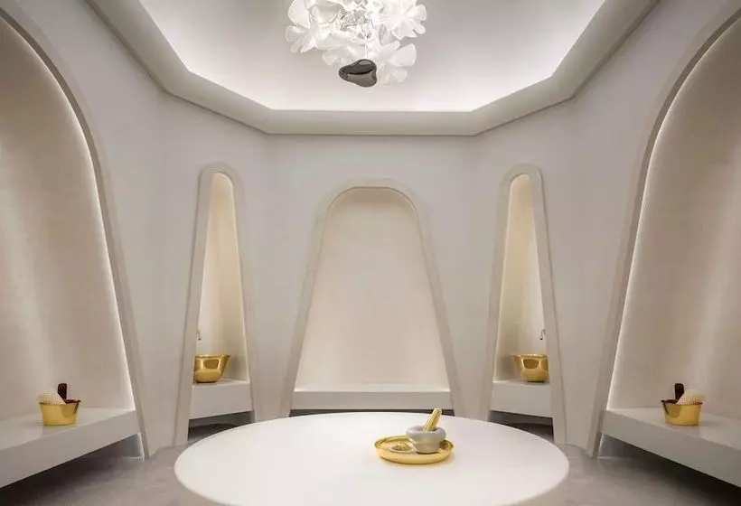 هتل Atlantis The Royal
