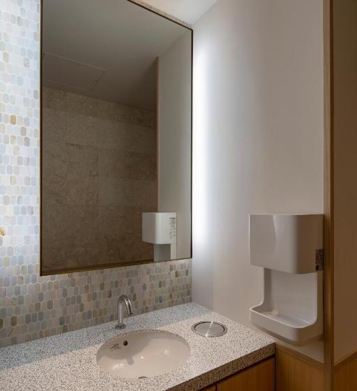 هتل Okinawa Hinode Resort And Hot Spring