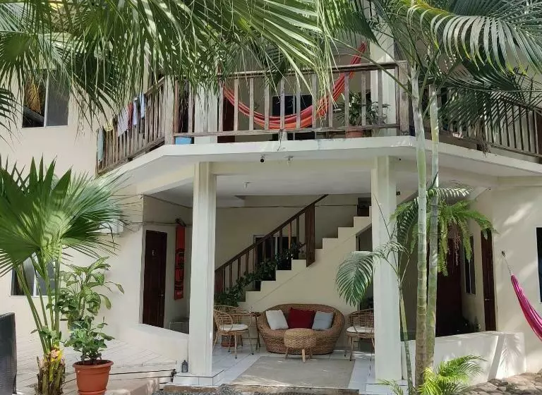 Retkeilymaja Layback Surf