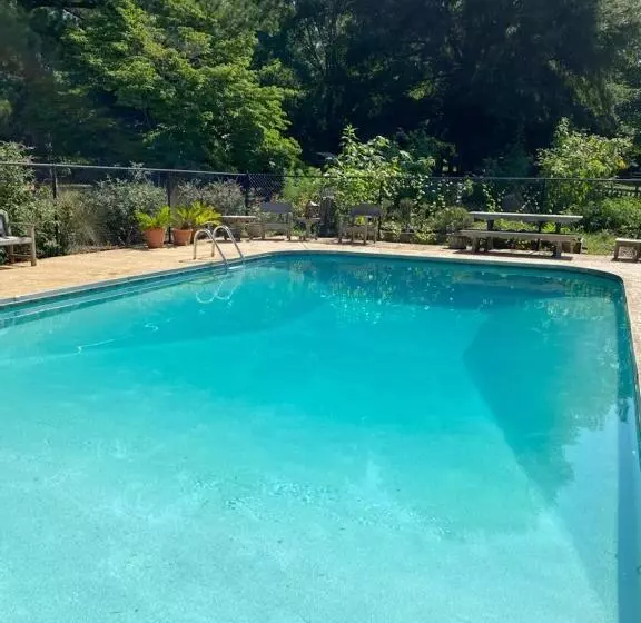 ベッドアンドブレックファースト The Birdnest Inn