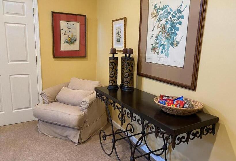 مبيت وإفطار The Birdnest Inn