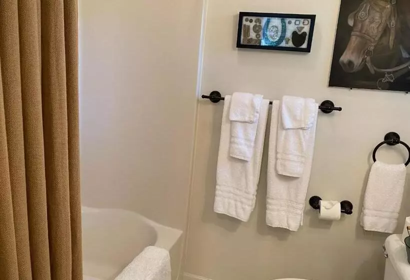 ベッドアンドブレックファースト The Birdnest Inn