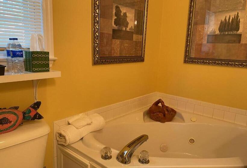 مبيت وإفطار The Birdnest Inn