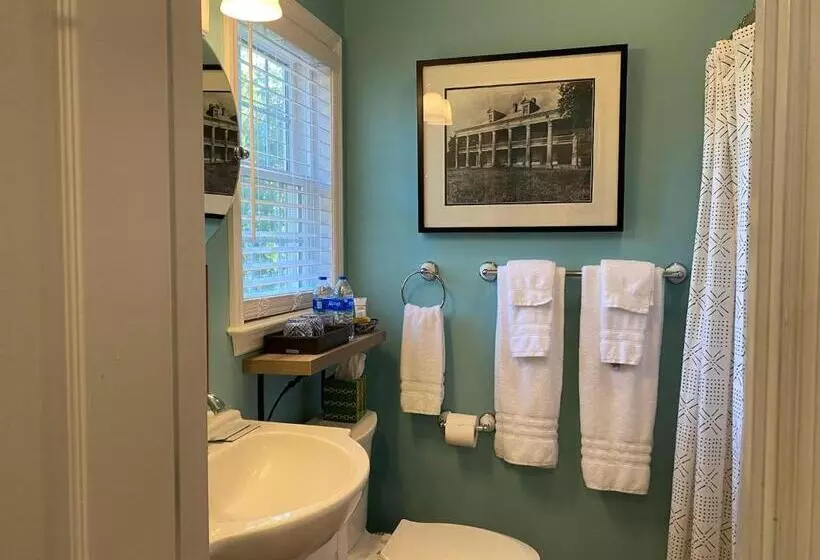 ベッドアンドブレックファースト The Birdnest Inn