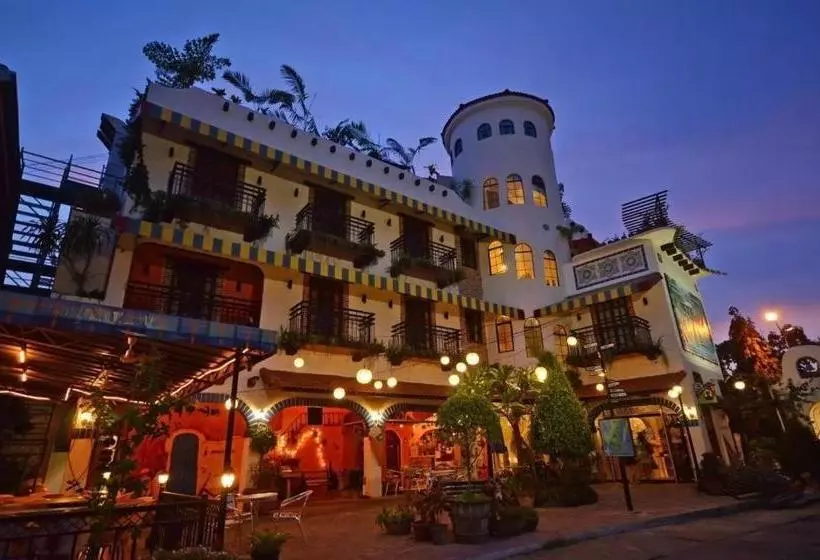 Hotelli Florentina Homes