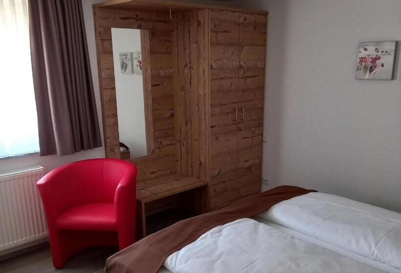 Отель Gasthaus Adler