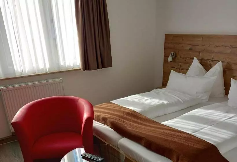 ホテル Gasthaus Adler