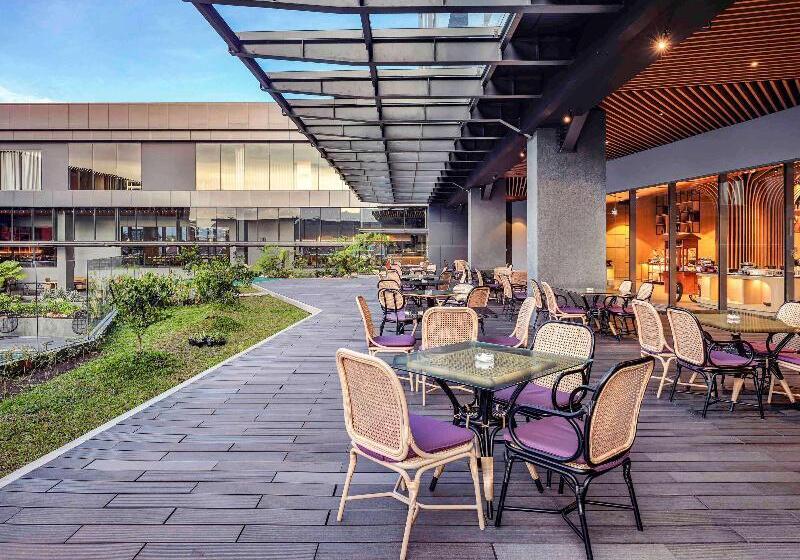 בית מלון כפרי Grand Mercure Malang