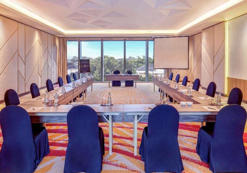 בית מלון כפרי Grand Mercure Malang